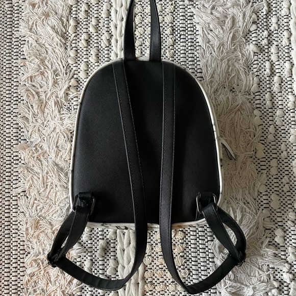 Mini backpack 🎒 - Picture 2 of 5